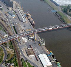 Le pont de Cheviré est devenu au fil des années une muraille, qui bloque le trafic entre le sud et le nord de la Loire. © Région des Pays de la Loire